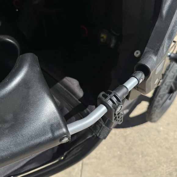 BOB Gear Snack Tray for BOB double Jogging Strollers - Picture 8 of 8